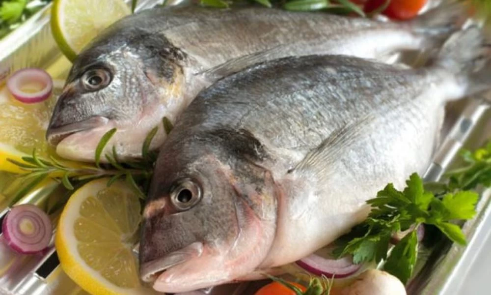 Έρευνα: Πιο ''ανθεκτικοί'' στον κορονοϊό οι φυτοφάγοι και οι ψαροφάγοι